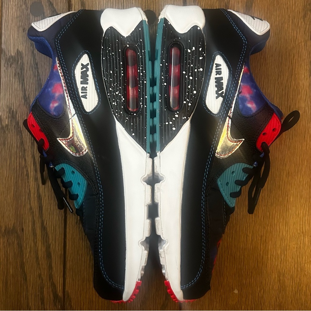 Nike Air Max 90’s Supernova 9.5 Men is an 11 in Women - Picture 2 of 7